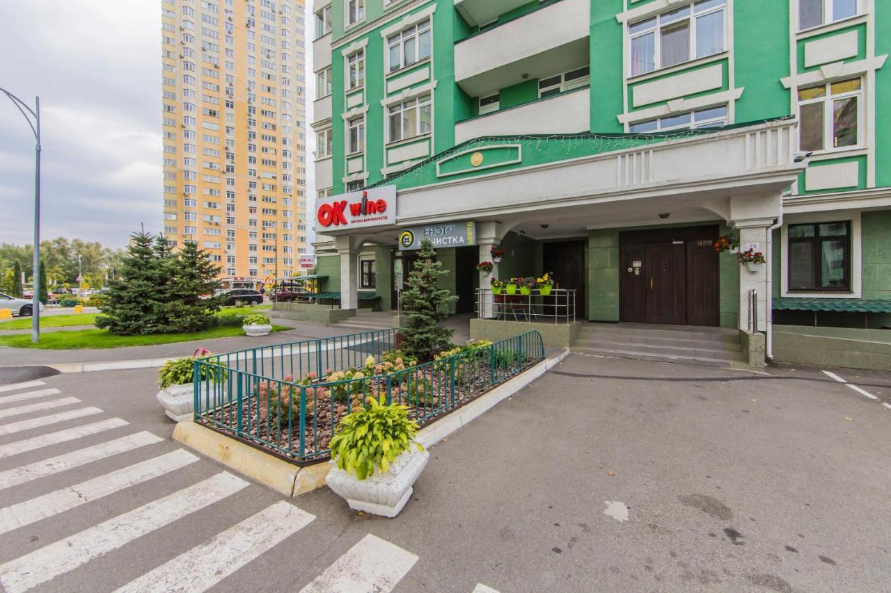 1 Поверх Ж К Паркові Озера Метро Дарниця Lägenhet Kiev Exteriör bild